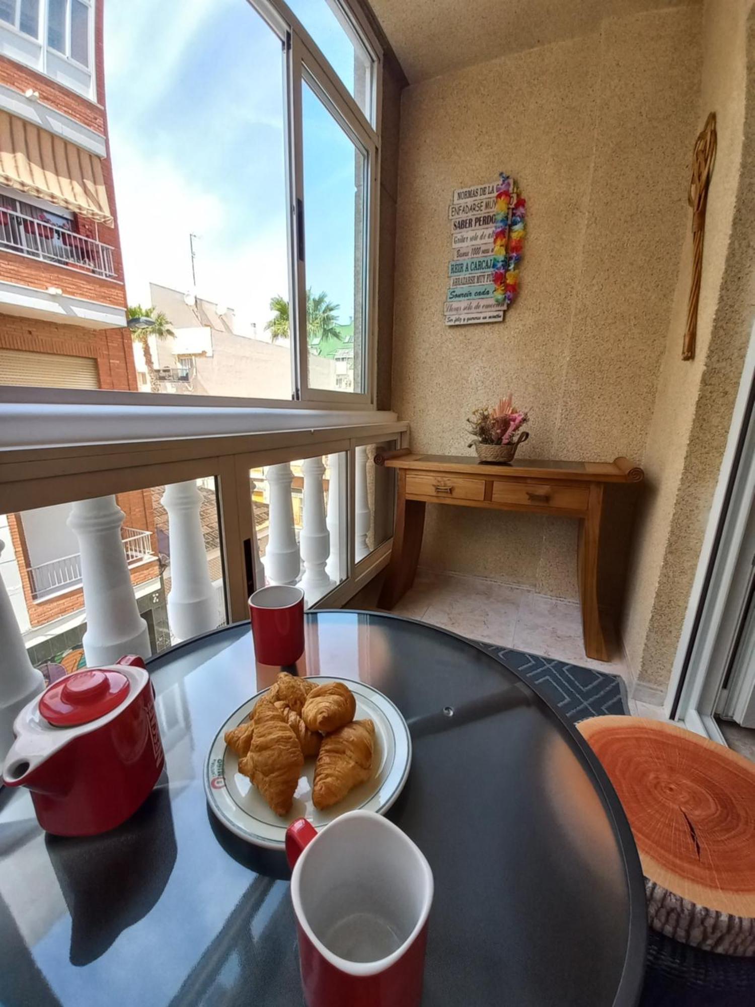 Apartmán Hola Torrevieja Exteriér fotografie